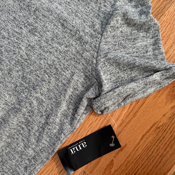 a.n.a Women’s Heather Gray Short Sleeve Shirt - Picture 4 of 8